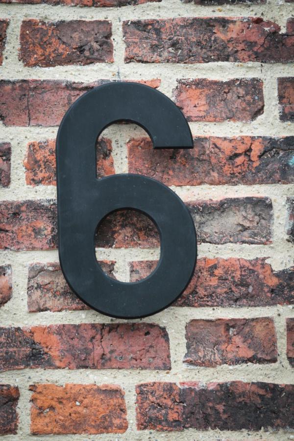 Number 6 Bed & Breakfast วิทบี ภายนอก รูปภาพ